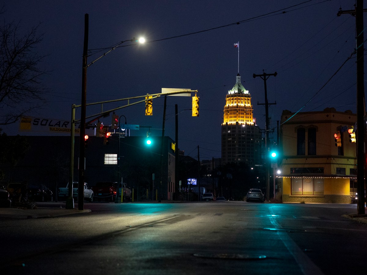 McCombs group acquires Tower Life Building from Zachry family