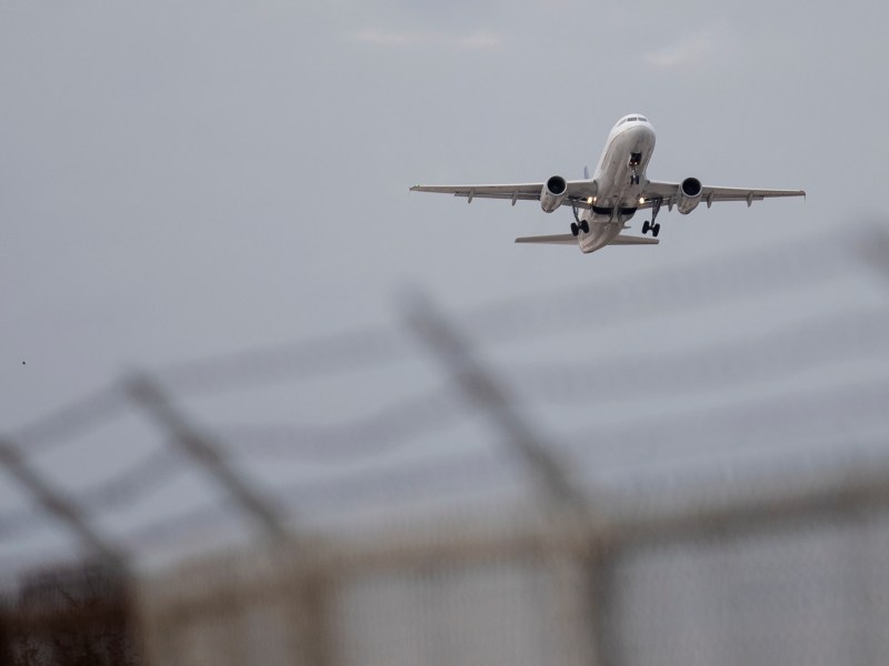 A United Airlines Airbus A320 commercial airliner departs San Antonio International Airport on Tuesday.