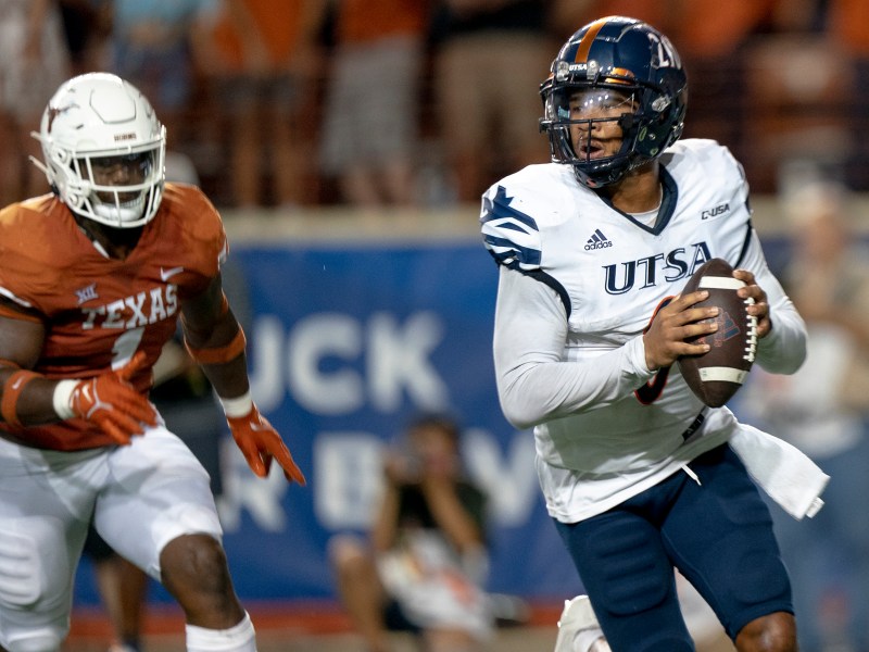 UTSA quarterback Frank Harris (0) looks for an open receiver during an NCAA football game against Texas on Saturday in Austin.