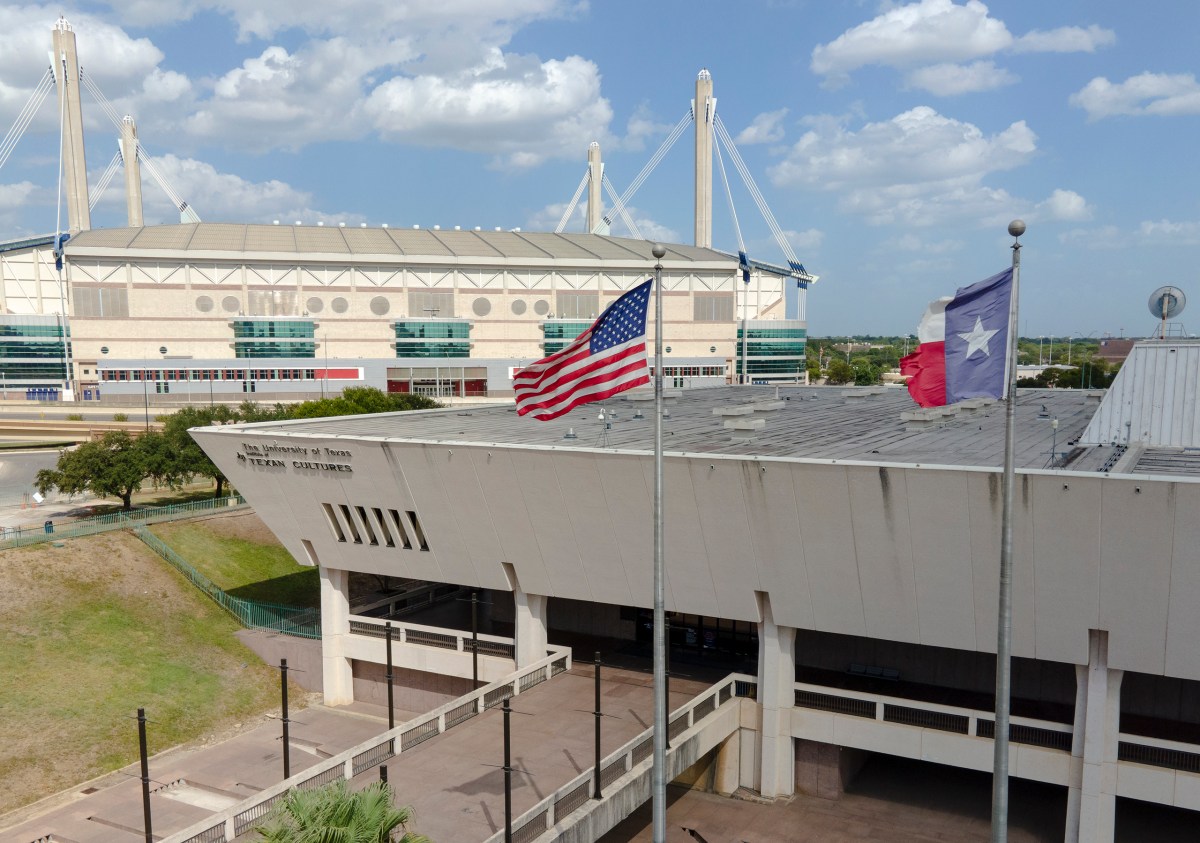 Image of the UTSA Institute of Texan Cultures building.