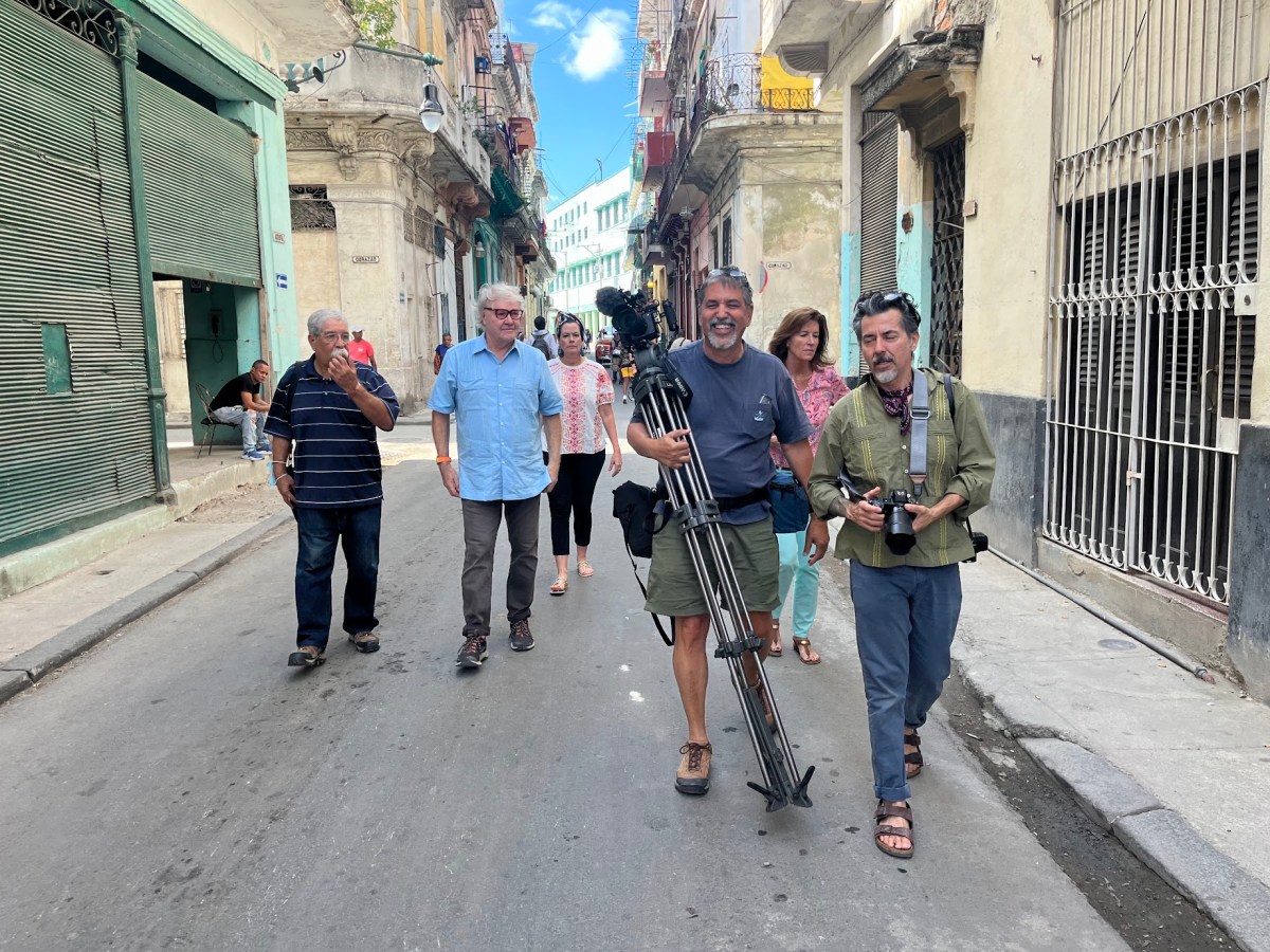 San Antonio art coalition films in Old Havana with the NBC crew.