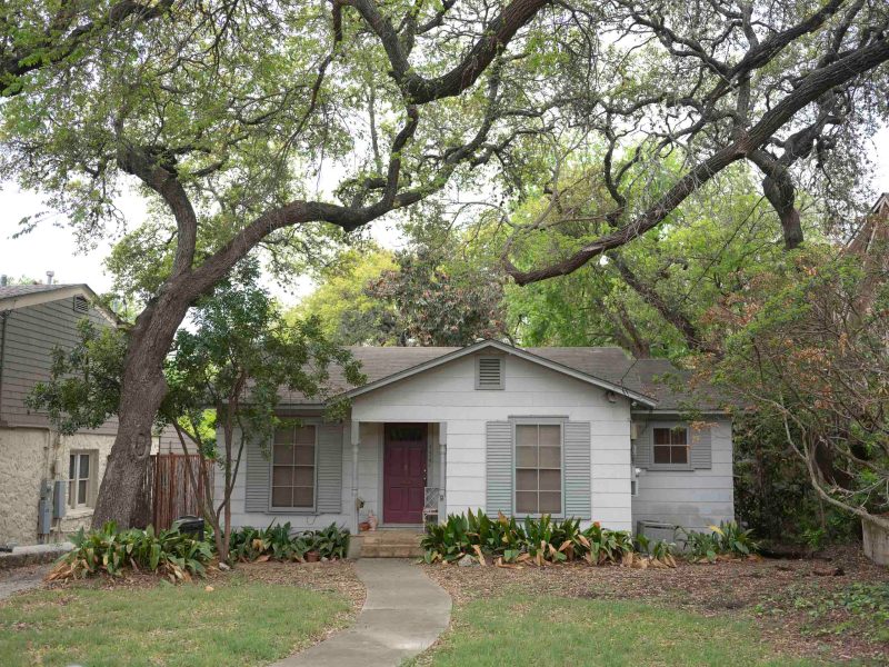 An older home in Alamo Heights