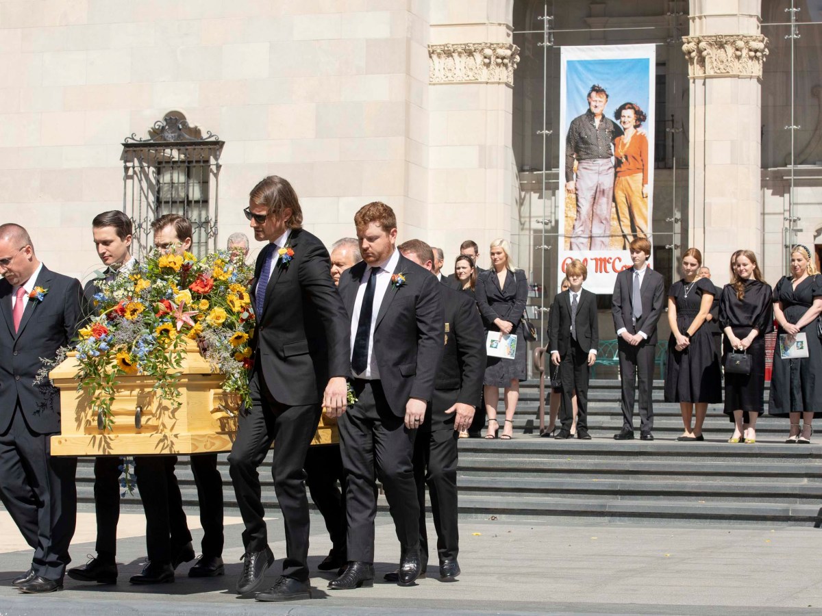 In stately sendoff, a city joins family in honoring the life of Red McCombs