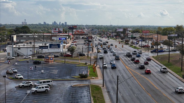 Traffic heading south on San Pedro Avenue where Advanced Rapid Transit would have dedicated lanes and traffic signals.